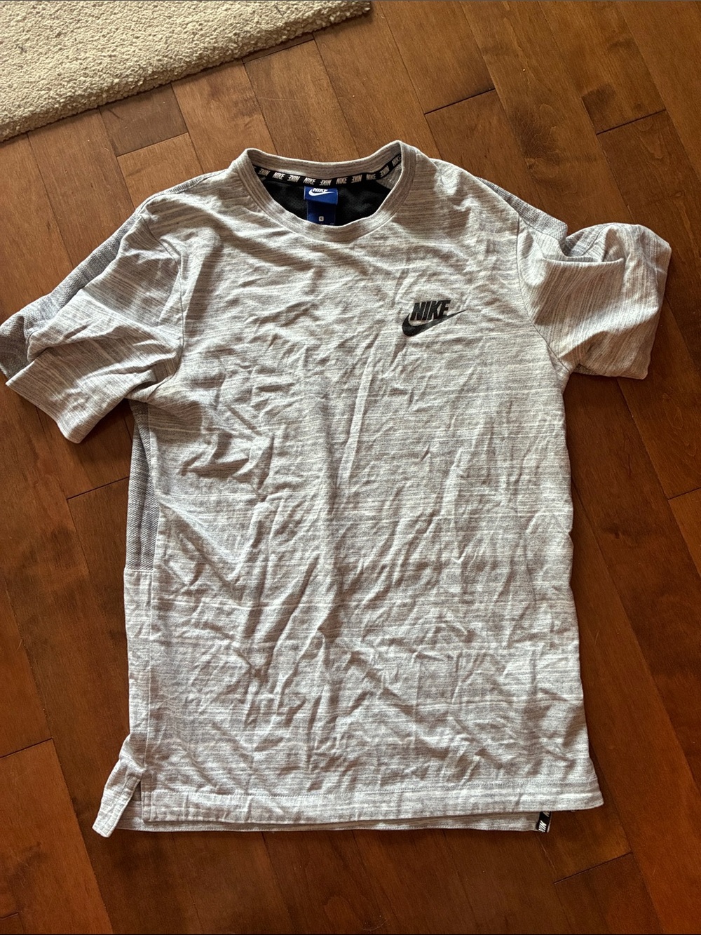 Nike Heather Gray Short Sleeve Logo T‑Shirt